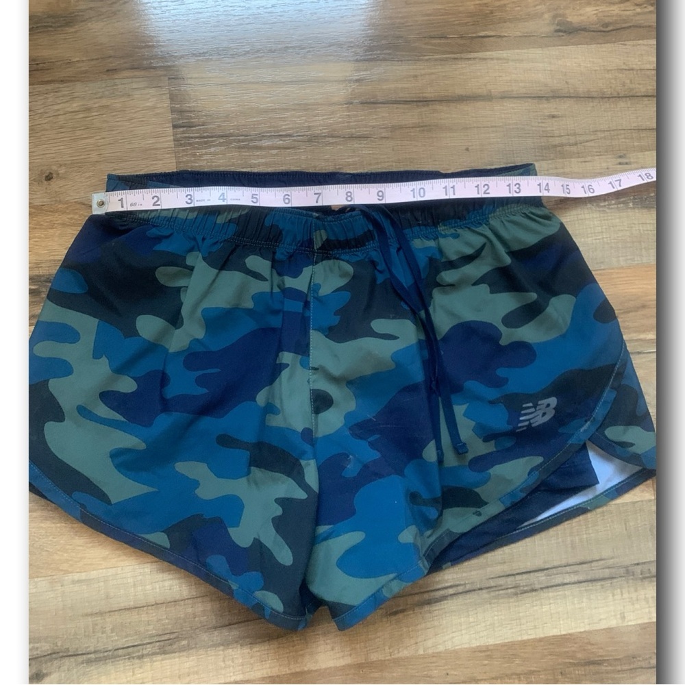 New Balance Camo Lined Shorts M EUC - Picture 7 of 8